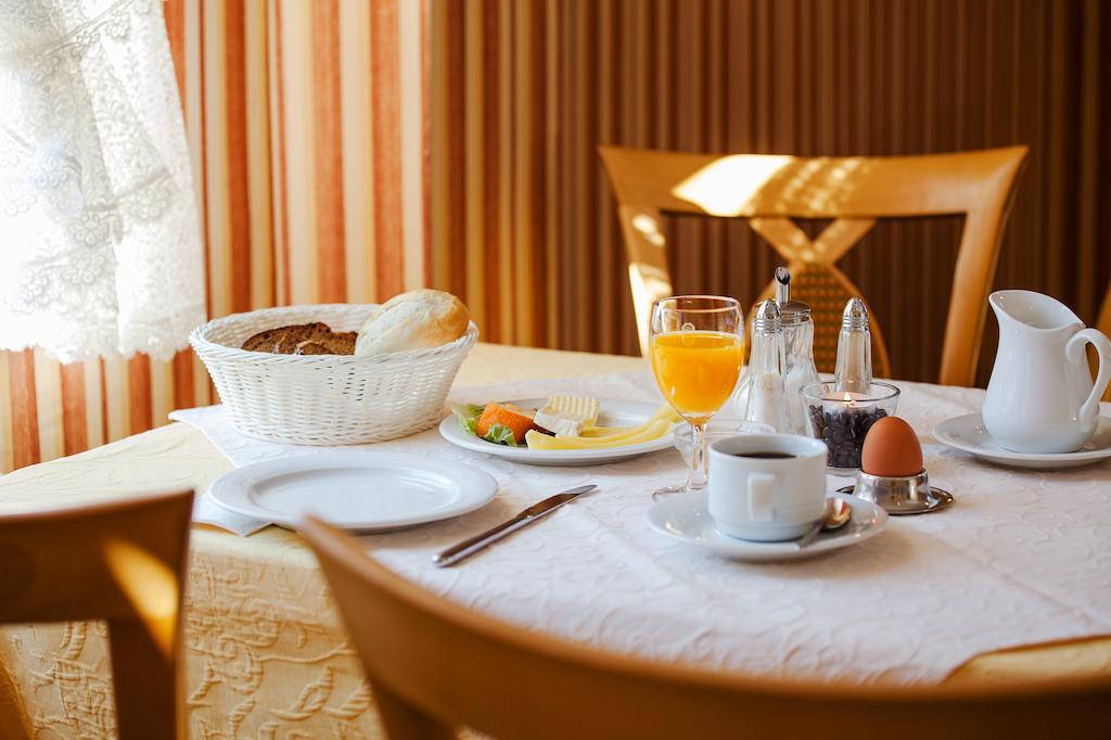 Hotel Hus Achtern Diek Hamburg-Harburg Buitenkant foto